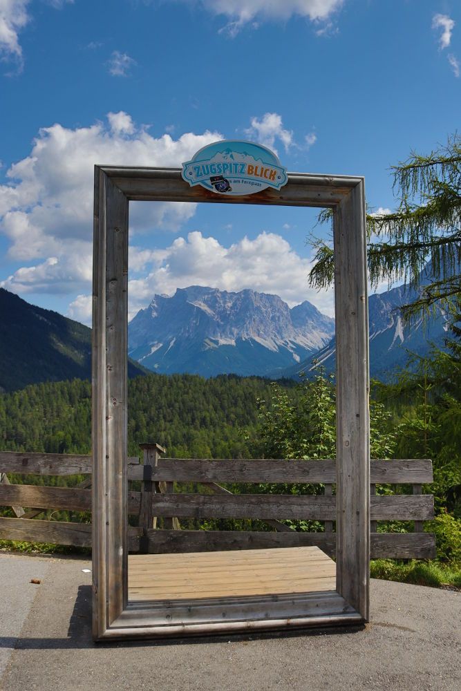 Zugspitzblick mit Bilderrahmen