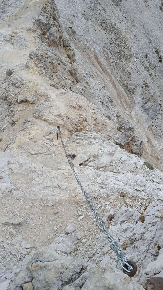 Abschnitt mit Stahlkettenseil kurz vor dem Gipfel vom Dürrenstein