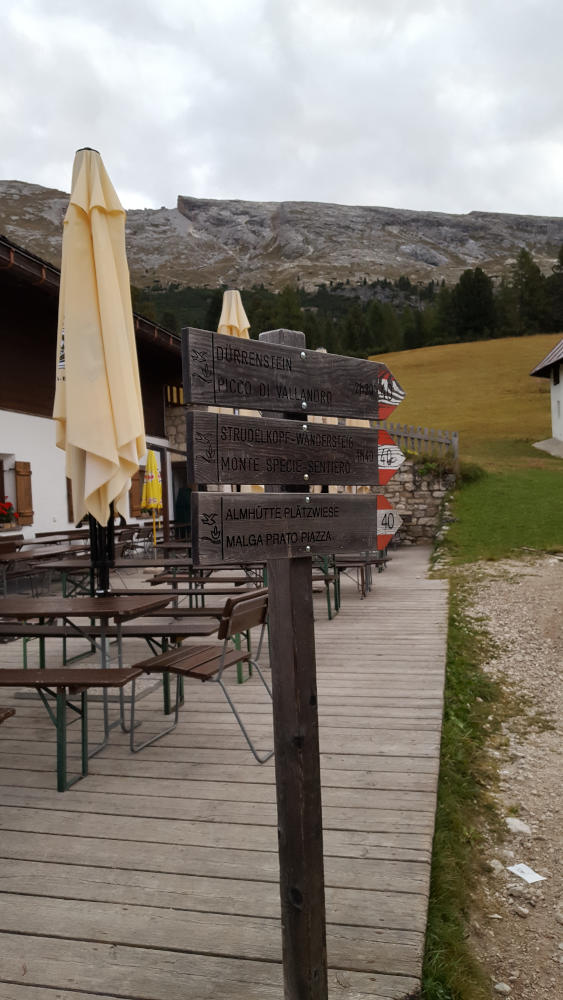 Schilderbaum am Berggasthof Plätzwiese