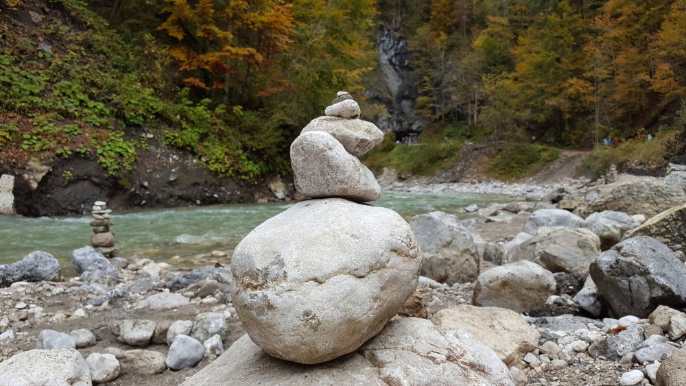 Partnachufer Steinturm