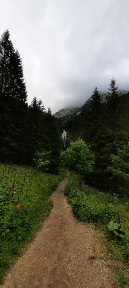 Wanderweg zum Kenzenwasserfall