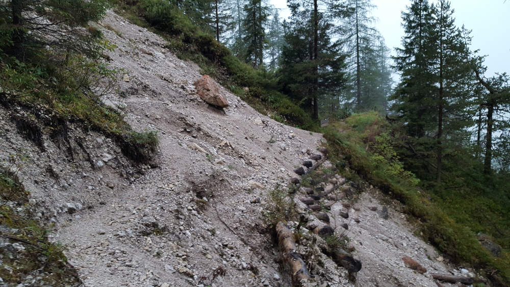 Hochebenkofel Wanderweg mit Geröllfeld