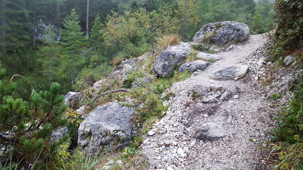 Hochebenkofel Wanderweg mit Geröllfeld