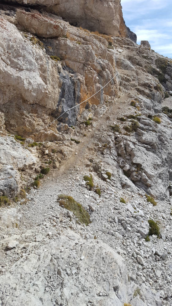 Hochebenkofel Wanderweg mit Drahtseil gesichert