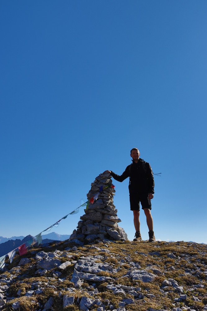 Hochblasse Steinturm