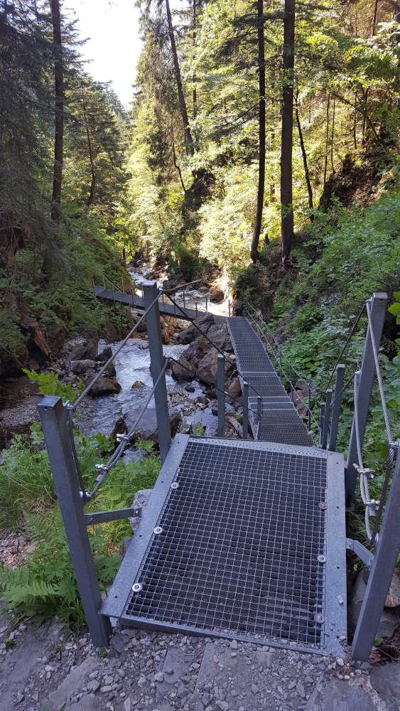 Geländer beim Tobelweg am Rubihorn