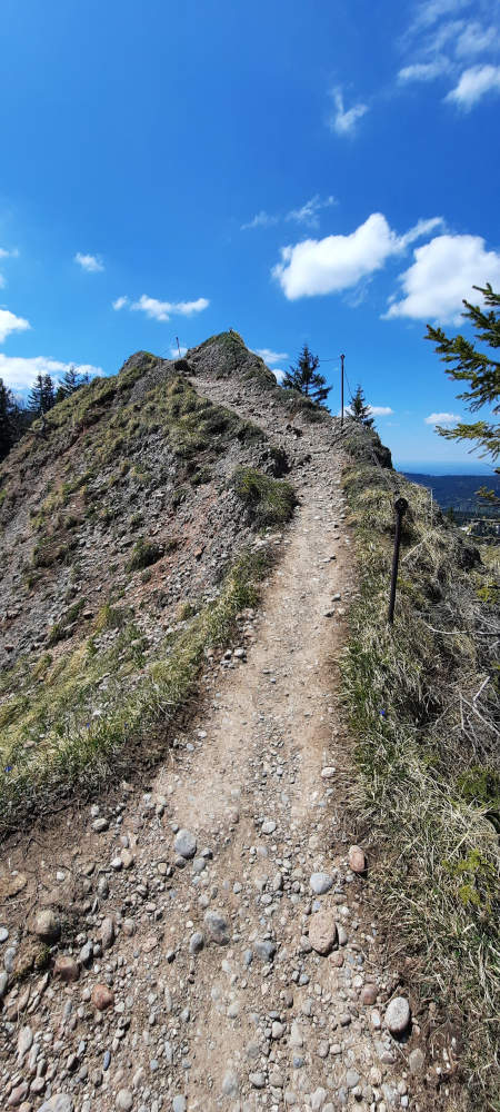 Drahtseilsicherung am Wanderweg zum Stuiben
